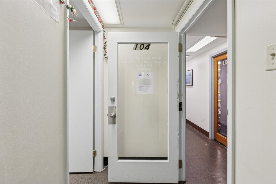 More Photos Of 119 S Easton Rd, Glenside Office For Sale