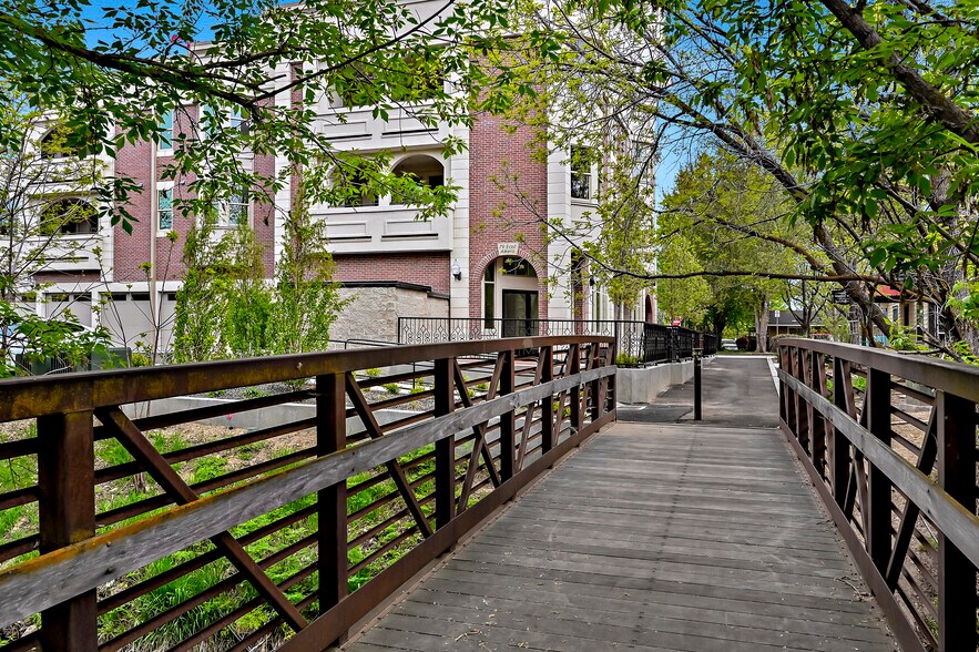 More Photos Of 79 Aikens Rd, Eagle Storefront Retail Office For Sale