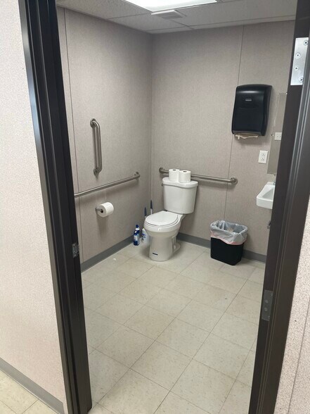 More Photos Of 247 Monroe St N, Hudson Industrial For Sale