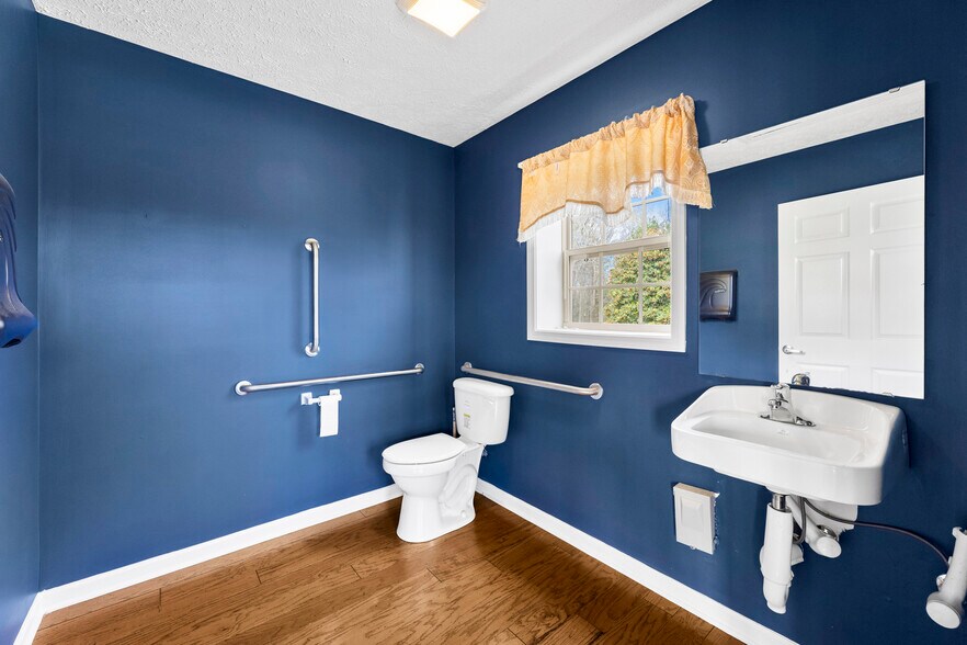 More Photos Of 417 W Church St, Richfield General Retail For Sale