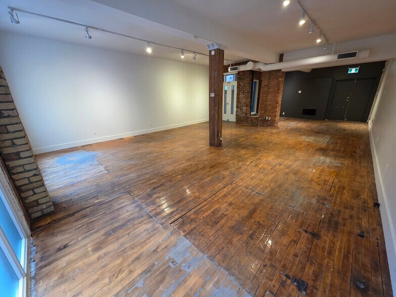 More Photos Of 24 Mercer St, Toronto Loft Creative Space For Lease