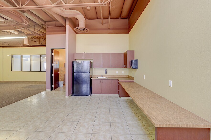 More Photos Of 6525 S Bruce St, Las Vegas Warehouse For Lease