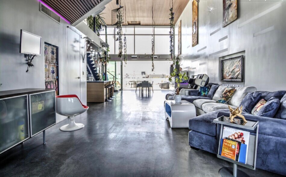 More Photos Of 32-32 Steinway St, Long Island City Loft Creative Space For Lease