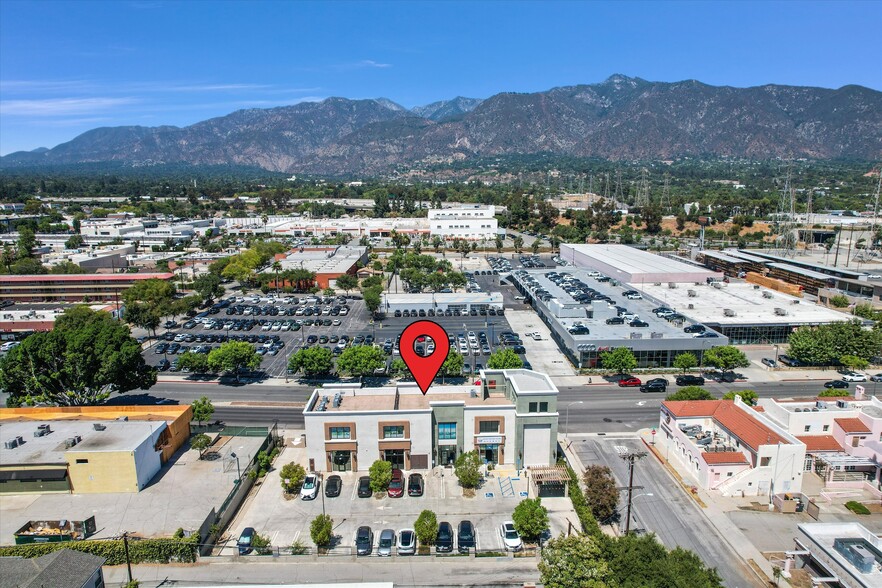 More Photos Of 2956 E Colorado Blvd, Pasadena General Retail For Lease