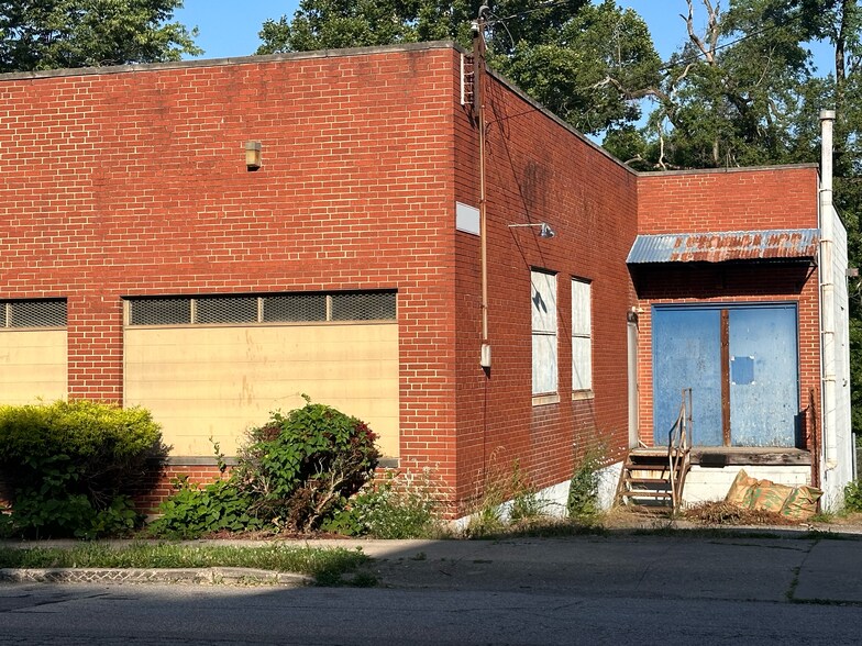 More Photos Of 2863 Stanton Ave, Cincinnati Warehouse For Sale