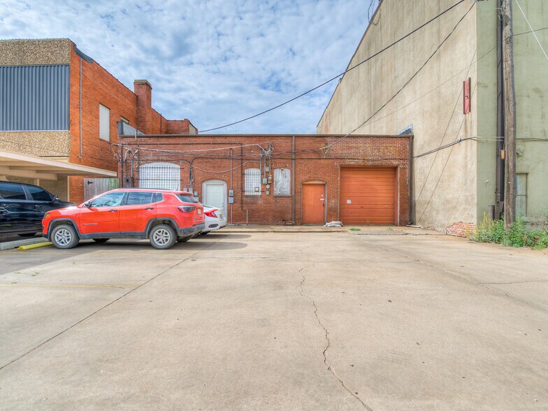 More Photos Of 406-408 W Chickasha Ave, Chickasha Storefront For Sale