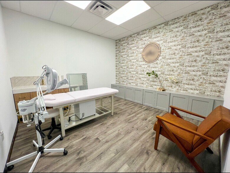 More Photos Of 12280 Broadway St, Pearland Medical For Lease