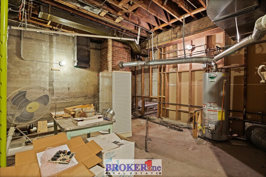 More Photos Of 225 N Wolcott St, Casper Flex For Lease