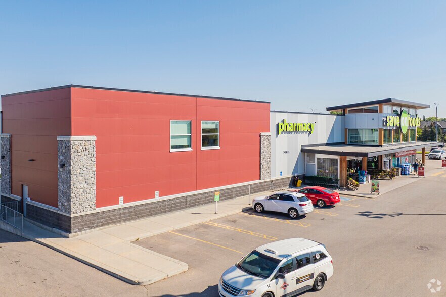 More Photos Of 1400 Market St SE, Airdrie Supermarket For Lease