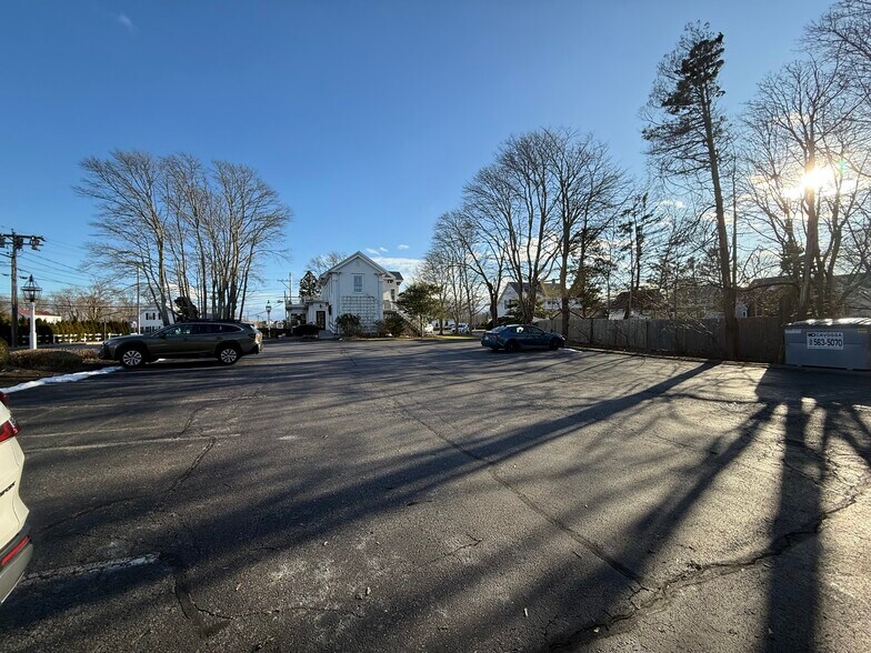 More Photos Of 336 South St, Hyannis Office For Sale