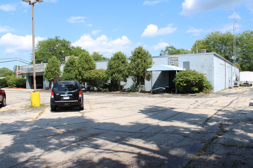 More Photos Of 254 Winnebago Dr, Fond Du Lac Office For Sale