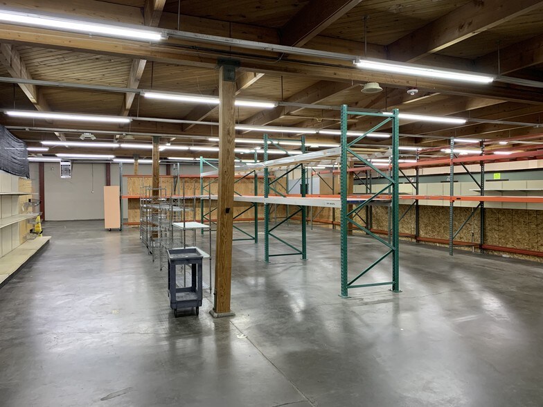 More Photos Of 335 N Wycoff Ave, Bremerton Distribution For Lease