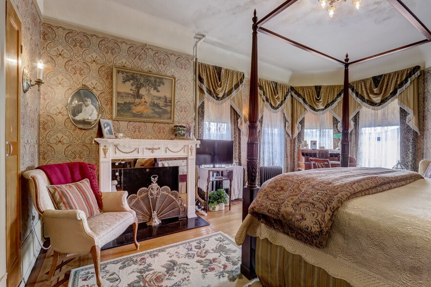 More Photos Of 3209 W Wells St, Milwaukee Hospitality For Sale