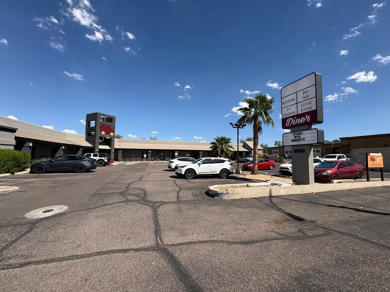 More Photos Of 10401 N 32nd St, Phoenix General Retail For Lease