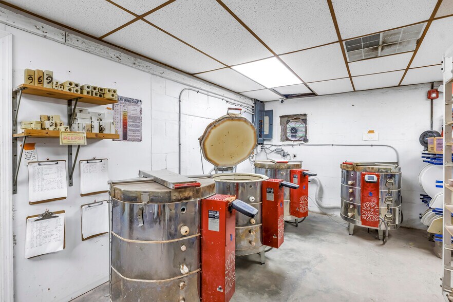 More Photos Of 563 49th St S, Saint Petersburg Storefront Retail Office For Lease
