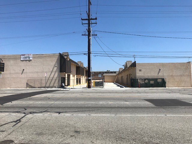 Primary Photo Of 13750 Prairie Ave, Hawthorne Warehouse For Lease
