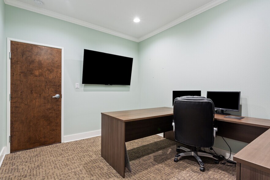 More Photos Of 1927 Columbus Ave, Waco Office For Sale