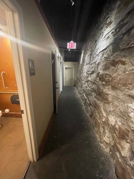 More Photos Of 1001 Jefferson St, Lynchburg Apartments For Lease