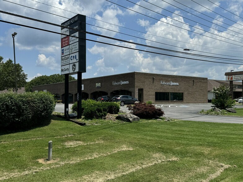 Primary Photo Of 624-630 Dolly Parton Pky, Sevierville Office For Lease