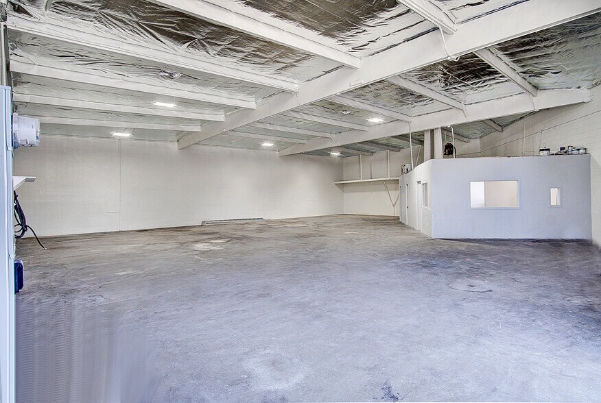 More Photos Of 15300 S Avalon Blvd, Gardena Freestanding For Lease