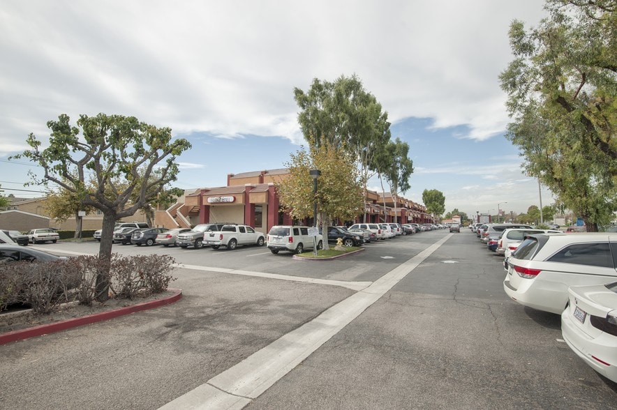 More Photos Of 4272-4390 Katella Ave, Los Alamitos Unknown For Lease