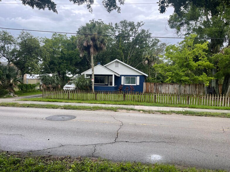 More Photos Of 116 Center St, Daytona Beach Office Residential For Sale