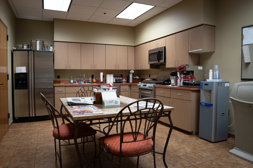 More Photos Of 602 Crescent Pl, Ridgeland Office For Lease