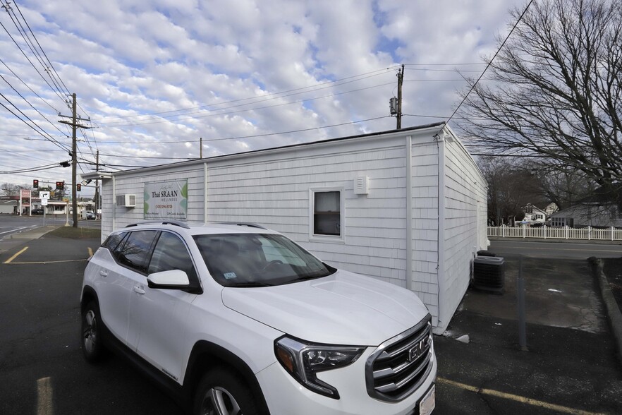 More Photos Of 597 Dartmouth St, Dartmouth Office For Sale
