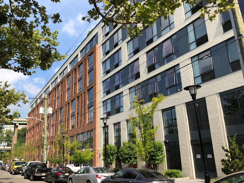 More Photos Of 372 9th St, Jersey City Apartments For Lease