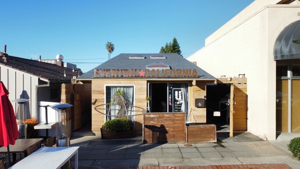 Primary Photo Of 2246 Avenida De La Playa, La Jolla Office For Lease