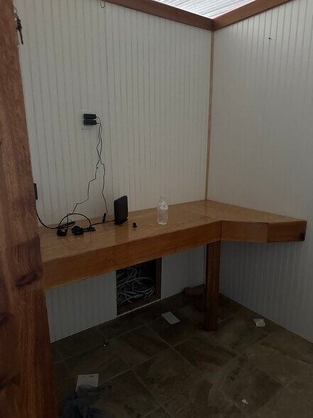 More Photos Of 2718 Gilmer Rd, Longview Restaurant For Lease