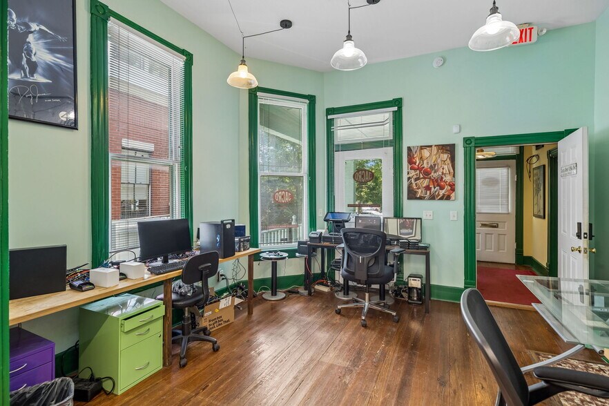 More Photos Of 206 S 11th St, Nashville Office For Sale