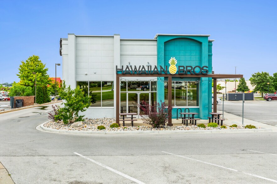 More Photos Of 1112 E North Ave, Belton General Retail For Sale