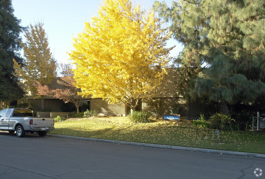 More Photos Of 4969 E Clinton, Fresno Office For Lease