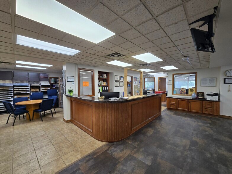 More Photos Of 10584 107th St NW, Edmonton Office For Sale