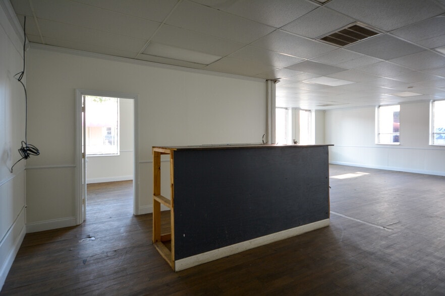 More Photos Of 412 W 7th St, Little Rock General Retail For Lease