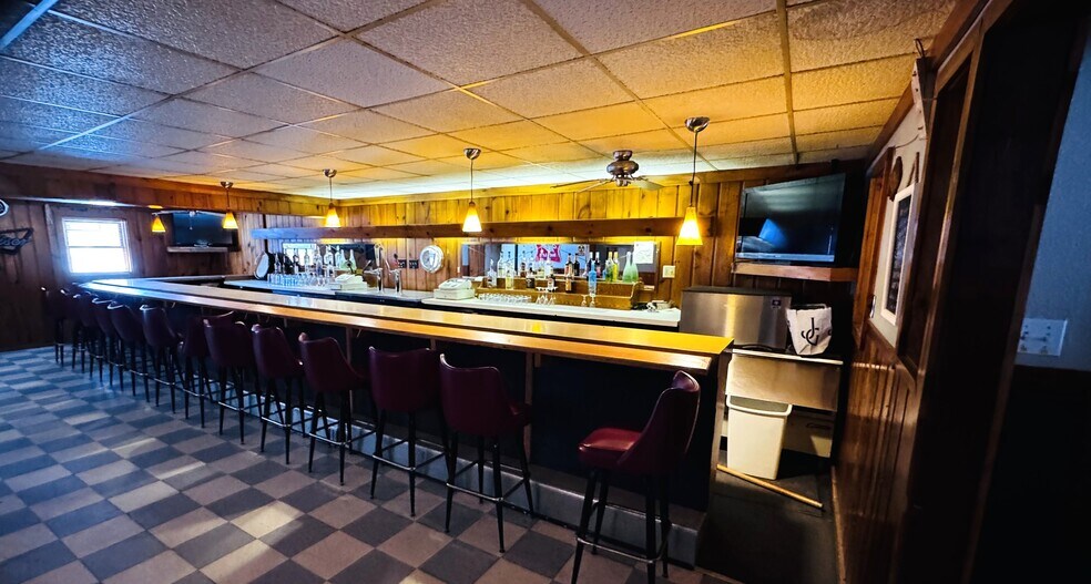 More Photos Of N11050 County Road A, Tomahawk Bar For Sale