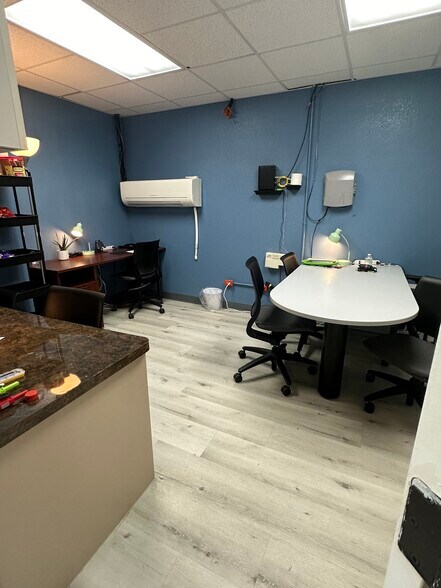 More Photos Of 1401 Applewood Dr, Dalton Medical For Lease