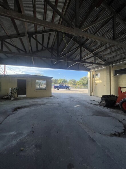 More Photos Of 1400 10th Ave, Vero Beach Warehouse For Sale