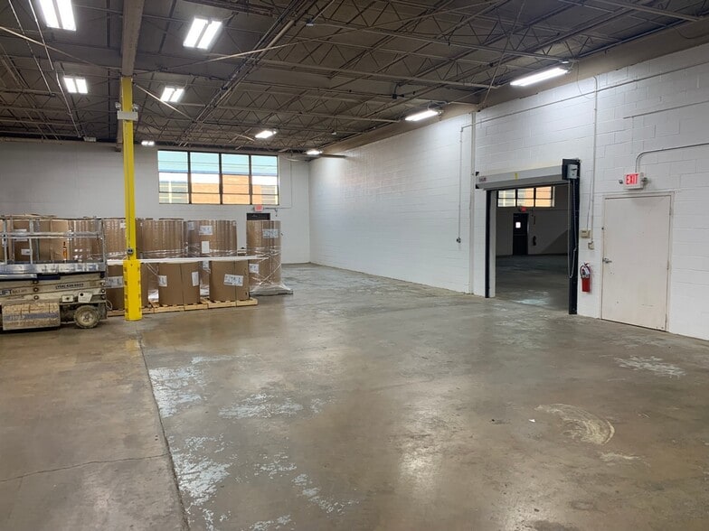 More Photos Of 1031 S Noel Ave, Wheeling Manufacturing For Sale