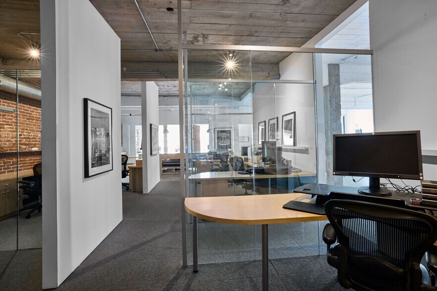 More Photos Of 2745 Locust Blvd, Saint Louis Office Residential For Lease