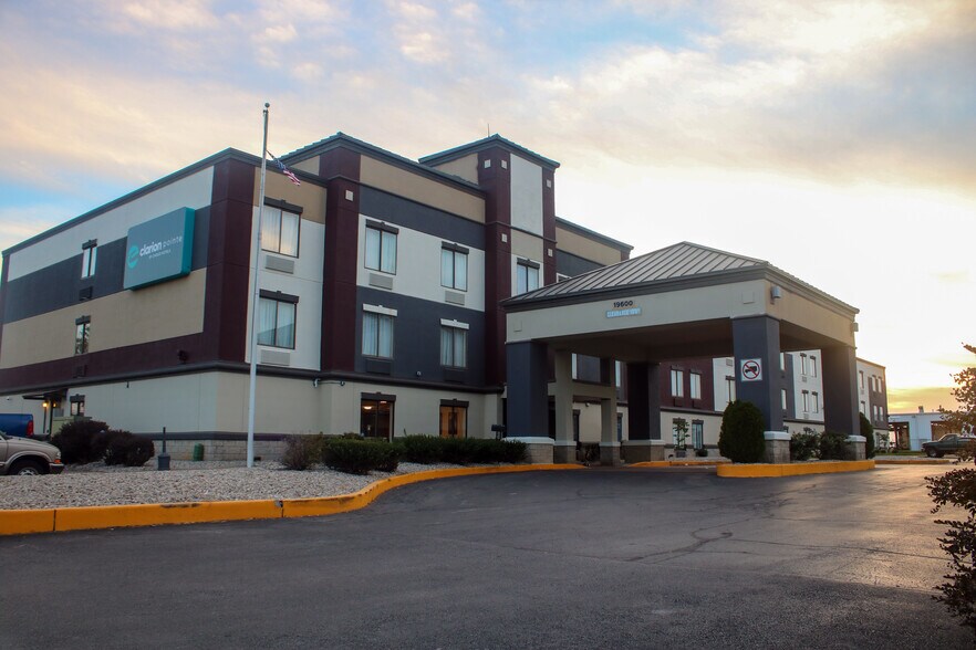 Primary Photo Of 19600 Elpers Rd, Evansville Hotel For Sale