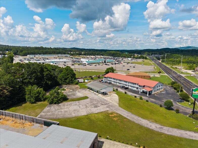 More Photos Of 2441 Moody Pky, Moody Freestanding For Sale