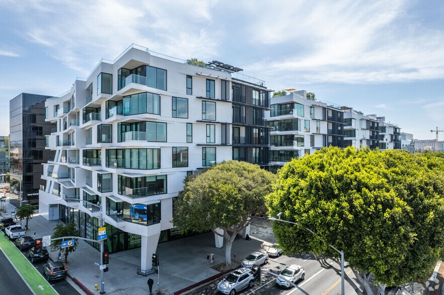 Primary Photo Of 500 Broadway, Santa Monica Multifamily For Sale