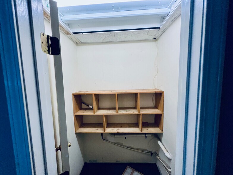 More Photos Of 504 N 2nd St, Booneville Auto Repair For Sale