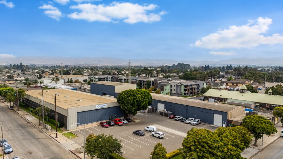 More Photos Of 807 W Main St, Santa Maria Light Manufacturing For Sale