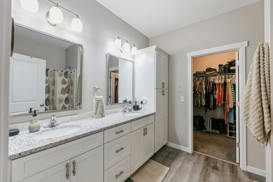 More Photos Of 11038 183rd Cir NW, Elk River Multifamily For Sale