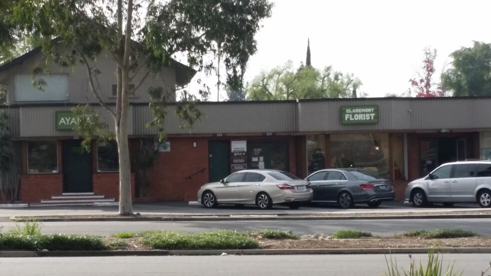 More Photos Of 226 W Foothill Blvd, Claremont Loft Creative Space For Lease