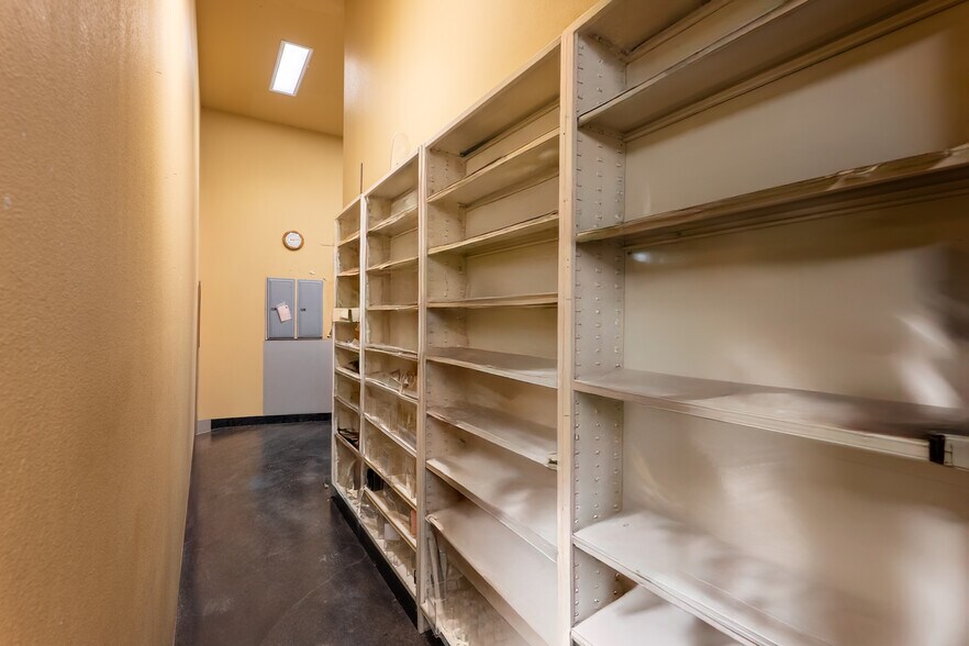 More Photos Of 207 E Byron Nelson Blvd, Roanoke Storefront Retail Office For Sale