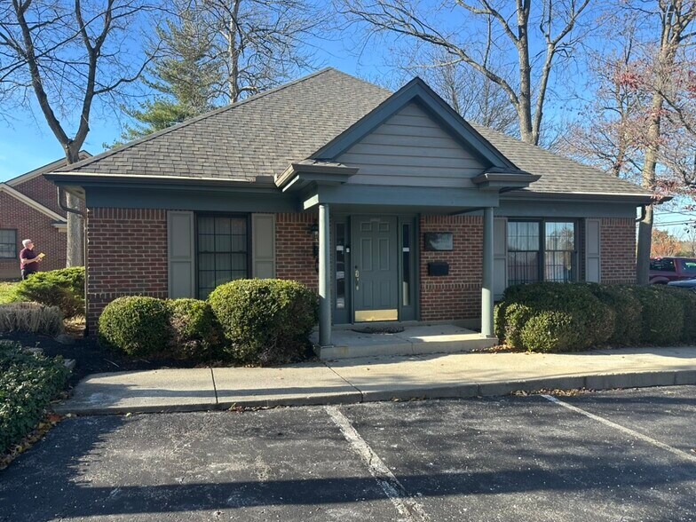 More Photos Of 800 E Franklin St, Dayton Office For Sale